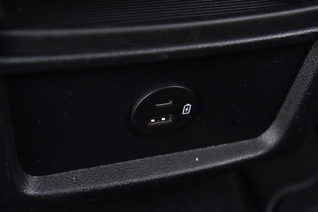 Ford Edge Vehicle Image 23