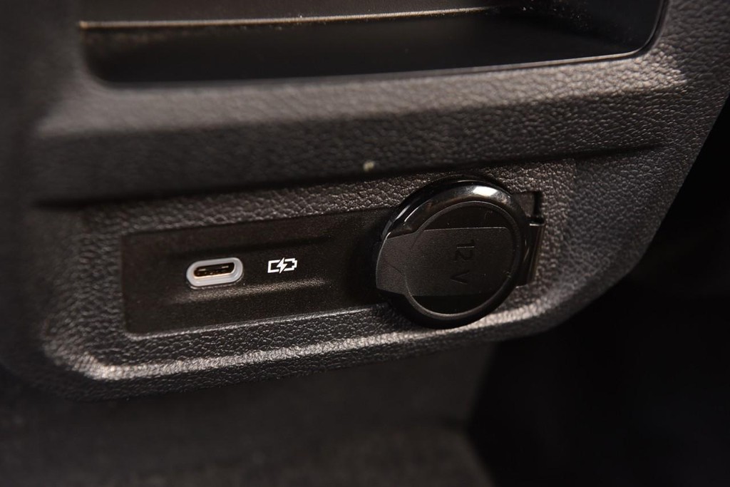 Volkswagen Tiguan Vehicle Full-screen Gallery Image 22