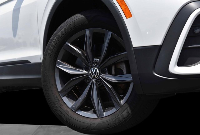 Volkswagen Tiguan Vehicle Image 03