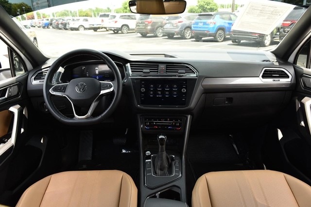 Volkswagen Tiguan Vehicle Image 07
