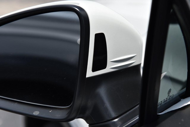 Volkswagen Tiguan Vehicle Image 09