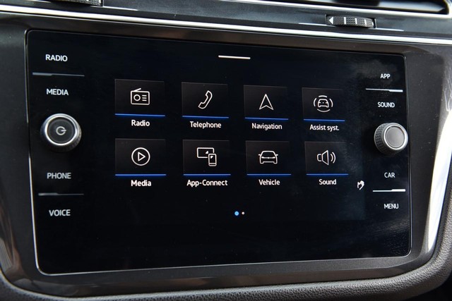 Volkswagen Tiguan Vehicle Image 13