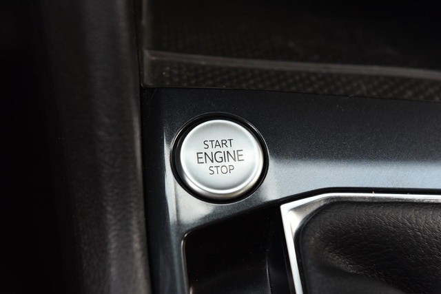 Volkswagen Tiguan Vehicle Image 16