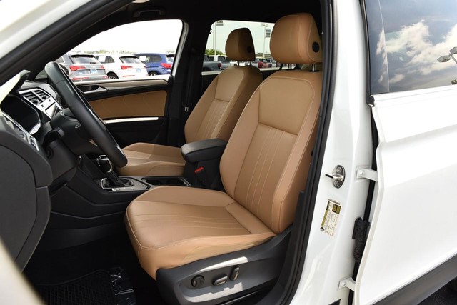 Volkswagen Tiguan Vehicle Image 18