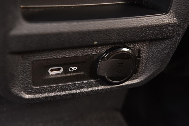 Volkswagen Tiguan Vehicle Image 22