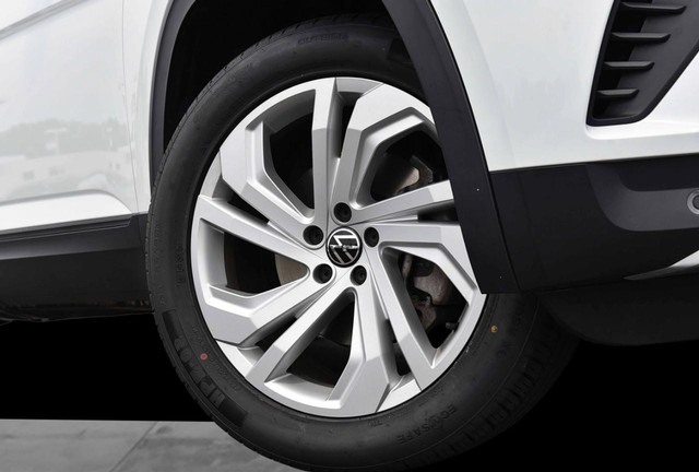 Volkswagen Atlas Vehicle Image 03