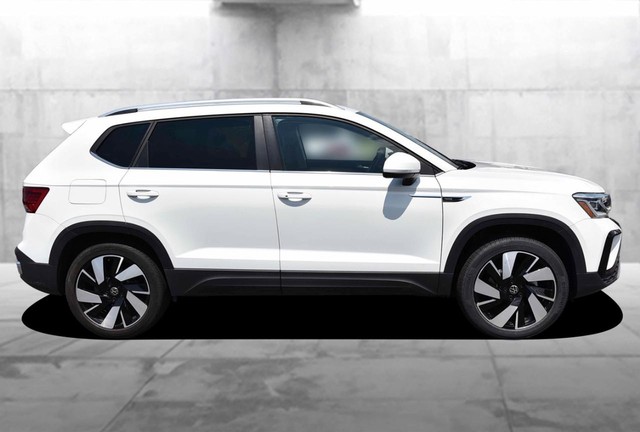 Volkswagen Taos Vehicle Image 05