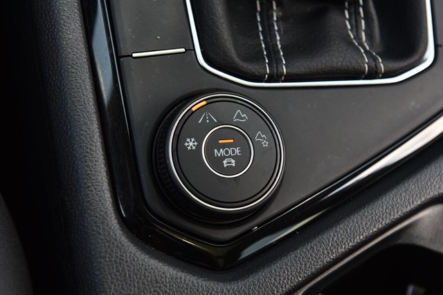Volkswagen Taos Vehicle Image 18