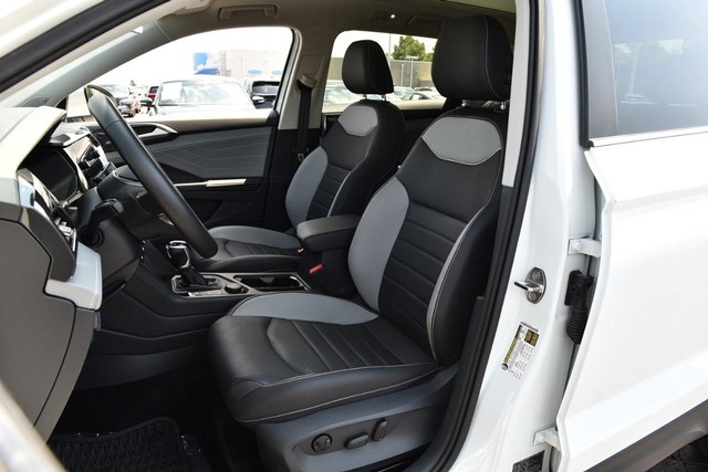 Volkswagen Taos Vehicle Image 20