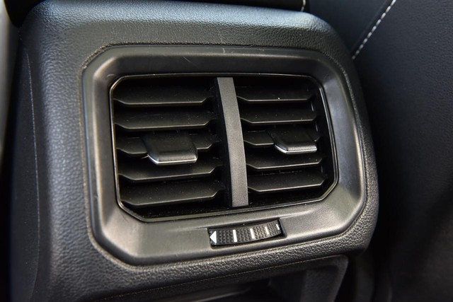 Volkswagen Taos Vehicle Image 24