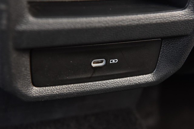 Volkswagen Taos Vehicle Image 25