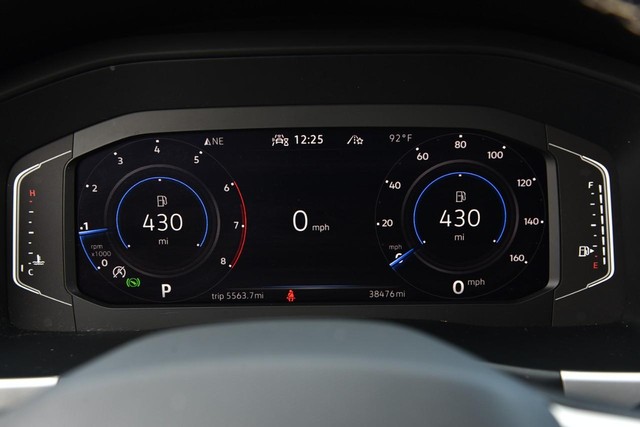 Volkswagen Atlas Cross Sport Vehicle Image 12