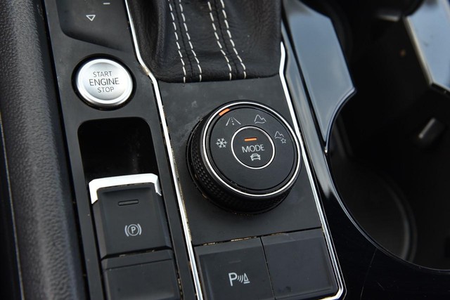 Volkswagen Atlas Cross Sport Vehicle Image 17