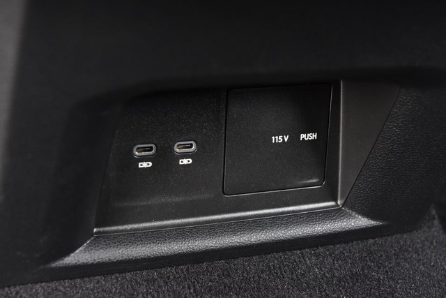 Volkswagen Atlas Cross Sport Vehicle Image 24