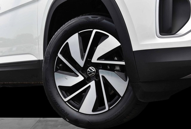 Volkswagen Atlas Vehicle Image 03