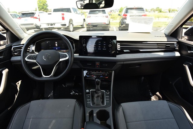 Volkswagen Jetta Vehicle Image 07