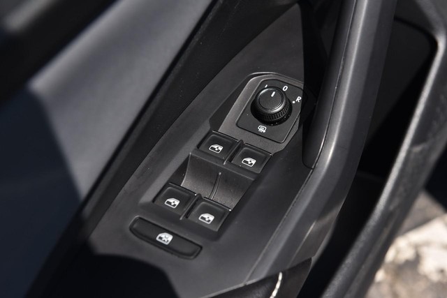 Volkswagen Jetta Vehicle Image 08