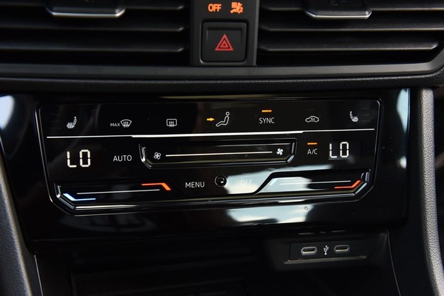 Volkswagen Jetta Vehicle Image 15