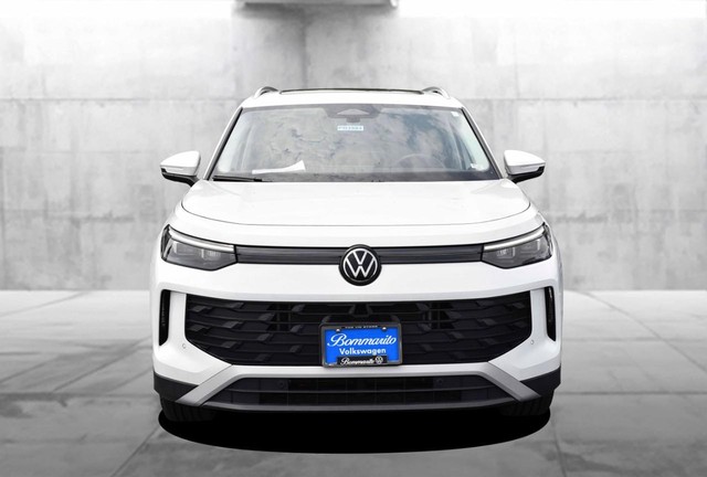 Volkswagen Tiguan Vehicle Image 04