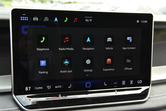Volkswagen Tiguan Vehicle Image 15
