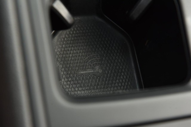 Volkswagen Tiguan Vehicle Image 16