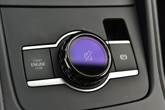 Volkswagen Tiguan Vehicle Image 17