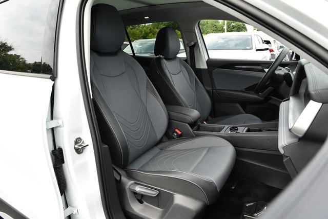 Volkswagen Tiguan Vehicle Image 20