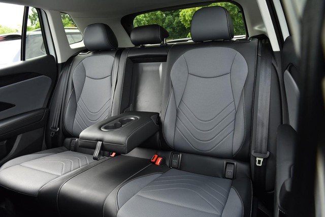 Volkswagen Tiguan Vehicle Image 22
