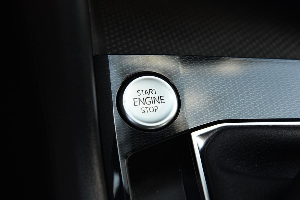 Volkswagen Taos Vehicle Full-screen Gallery Image 16