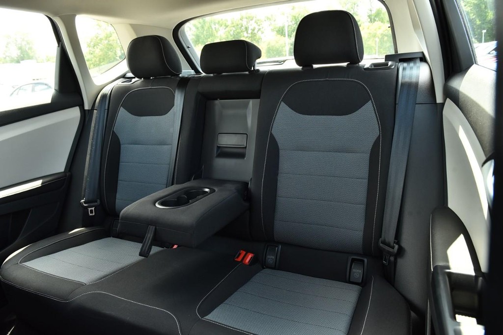 Volkswagen Taos Vehicle Full-screen Gallery Image 20