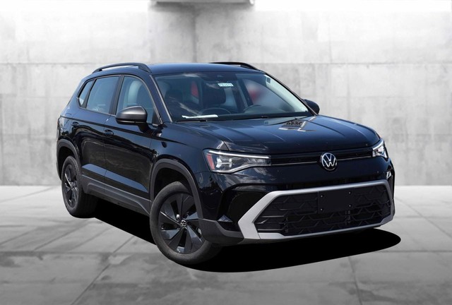 Volkswagen Taos Vehicle Image 02