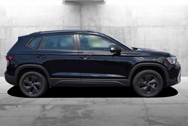 Volkswagen Taos Vehicle Image 05