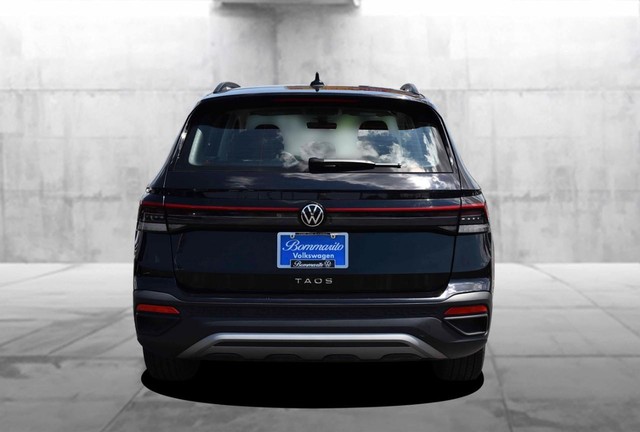 Volkswagen Taos Vehicle Image 06