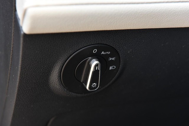 Volkswagen Taos Vehicle Image 10