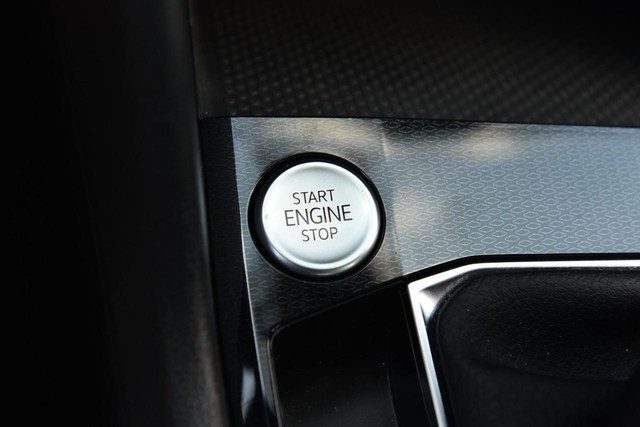 Volkswagen Taos Vehicle Image 16