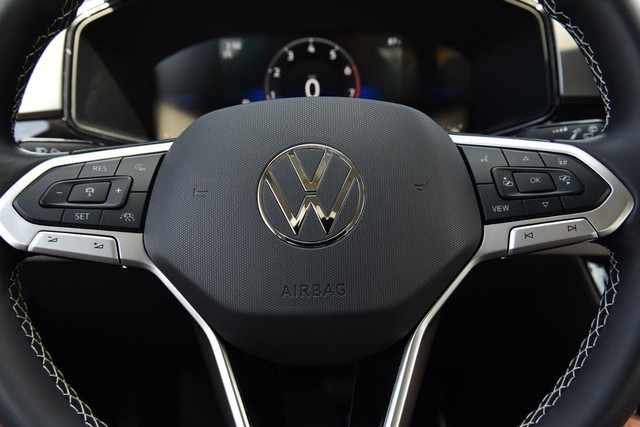 Volkswagen Taos Vehicle Image 17