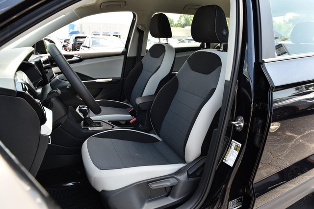 Volkswagen Taos Vehicle Image 18