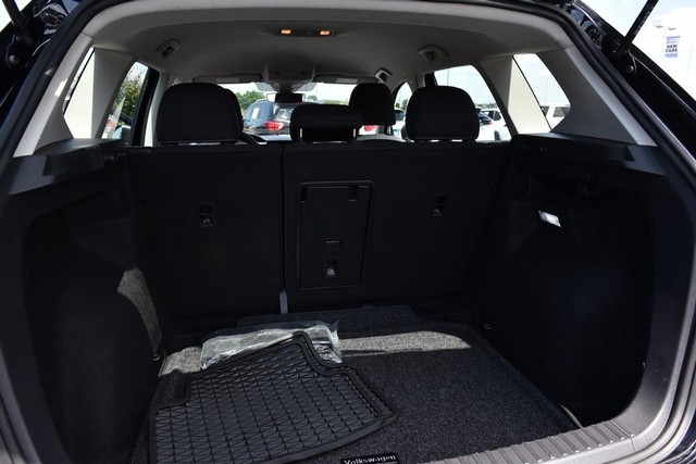 Volkswagen Taos Vehicle Image 21