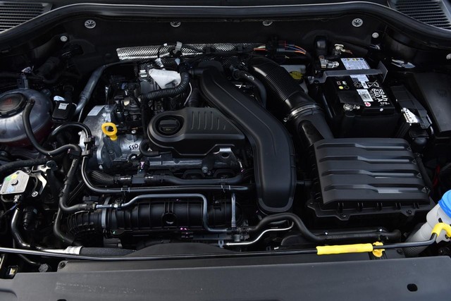 Volkswagen Taos Vehicle Image 22