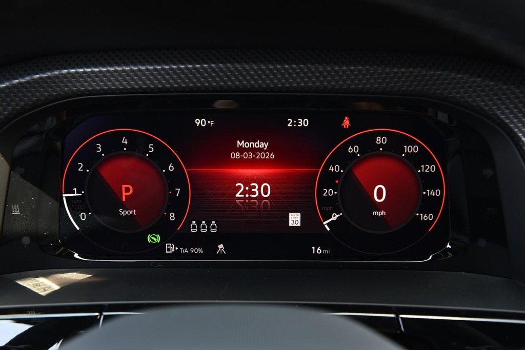Volkswagen Atlas Cross Sport Vehicle Full-screen Gallery Image 12