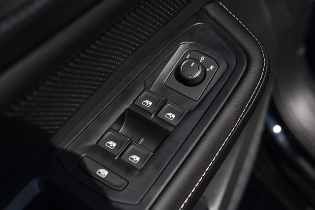Volkswagen Atlas Cross Sport Vehicle Image 08