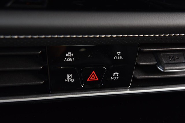 Volkswagen Atlas Cross Sport Vehicle Image 15