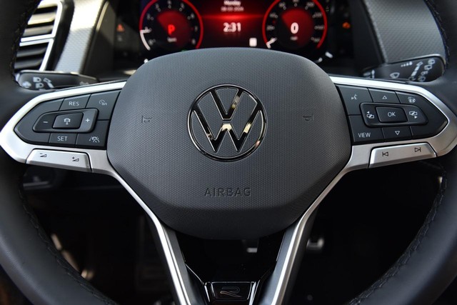 Volkswagen Atlas Cross Sport Vehicle Image 18