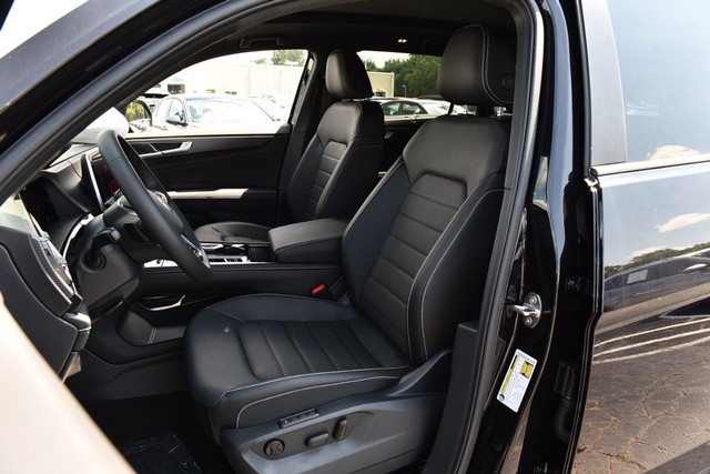 Volkswagen Atlas Cross Sport Vehicle Image 19