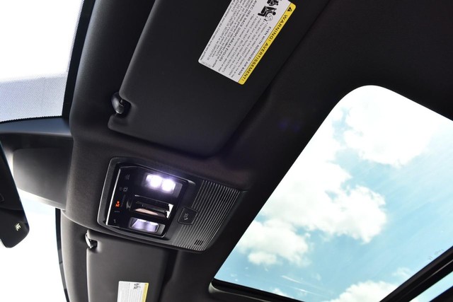Volkswagen Atlas Cross Sport Vehicle Image 21