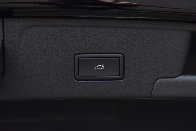 Volkswagen Atlas Cross Sport Vehicle Image 26
