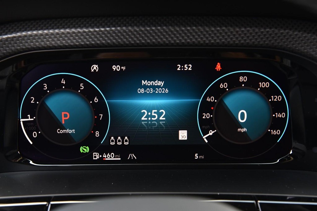 Volkswagen Atlas Cross Sport Vehicle Full-screen Gallery Image 12