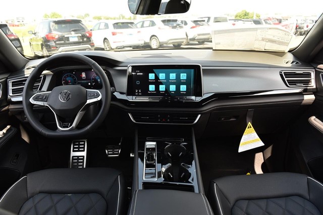 Volkswagen Atlas Cross Sport Vehicle Image 07