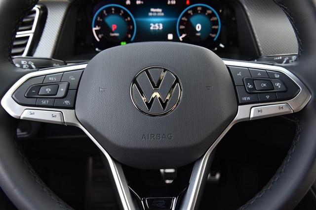 Volkswagen Atlas Cross Sport Vehicle Image 18