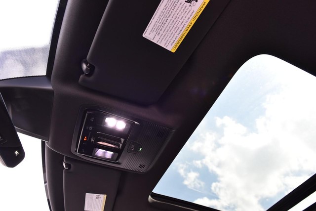 Volkswagen Atlas Cross Sport Vehicle Image 21